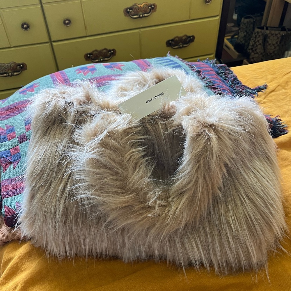 Urban Outfitters Tan Faux Fur Tote - Picture 2 of 3